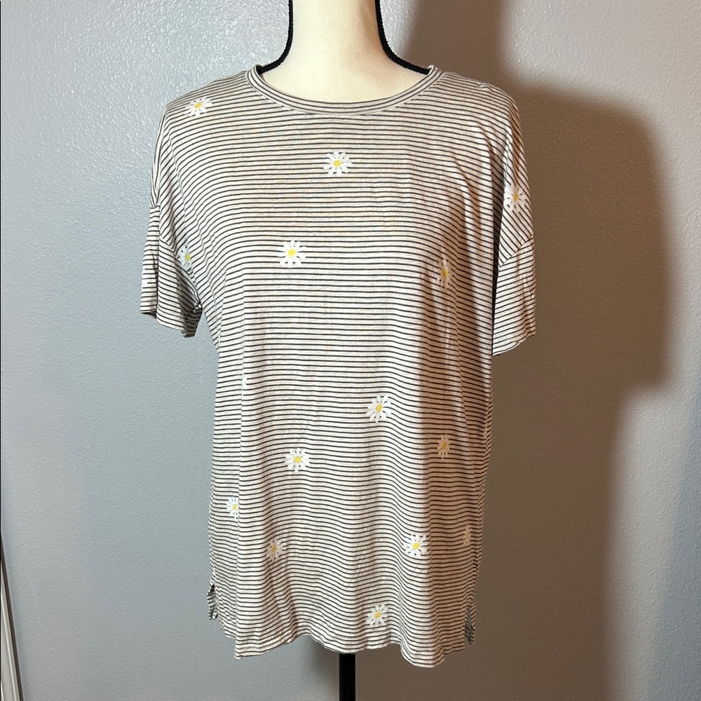 Striped Daisy Print Short Sleeve Tee